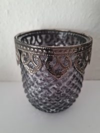 Glaswindlicht von Clayre & Eef in Altsilber mit einer Metallbordüre